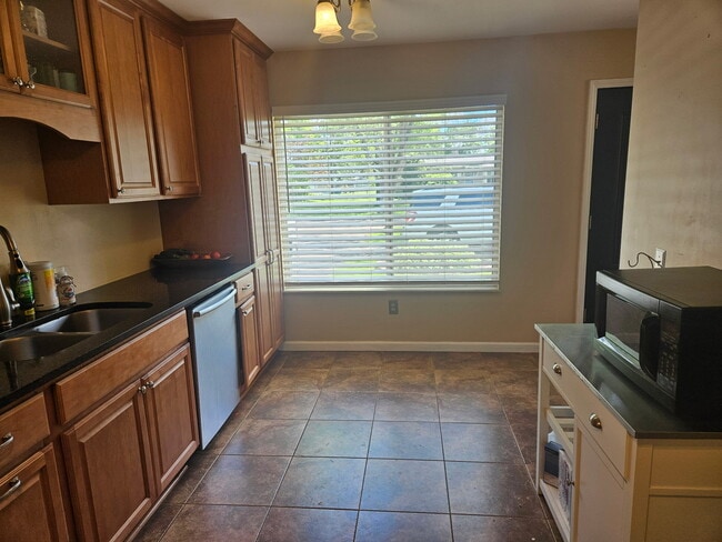 336 Rustic Cir