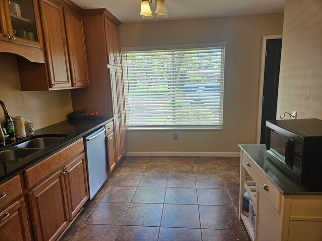 Photo - 336 Rustic Cir