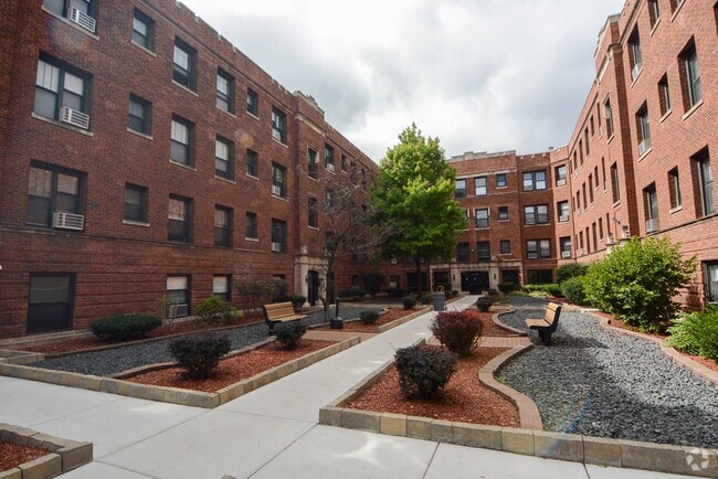Building Photo - 2913 N Mildred Ave Unit Z1 Rental