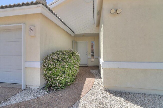 Photo - 15321 Dasmarines - 3/bed 2/bath $2,099/mo