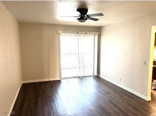 Photo - 5260 River Glen Dr Unidad 259