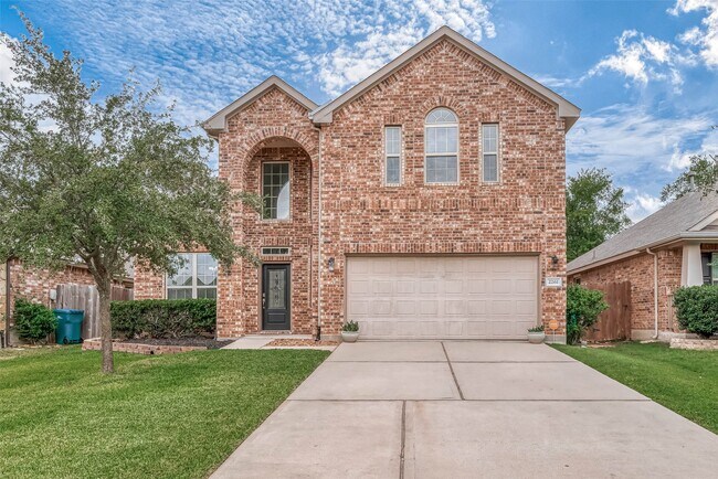 Photo - 2261 Oak Cir Dr N