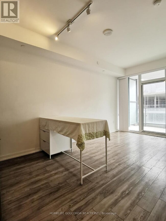 Photo - 77 Shuter St Unit 703
