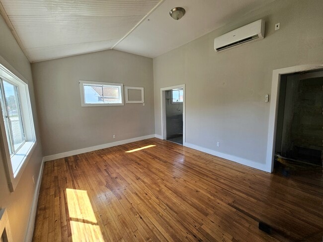 2109 Anderson Ave