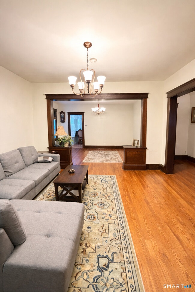 Photo - 93-95-95 Alpine St