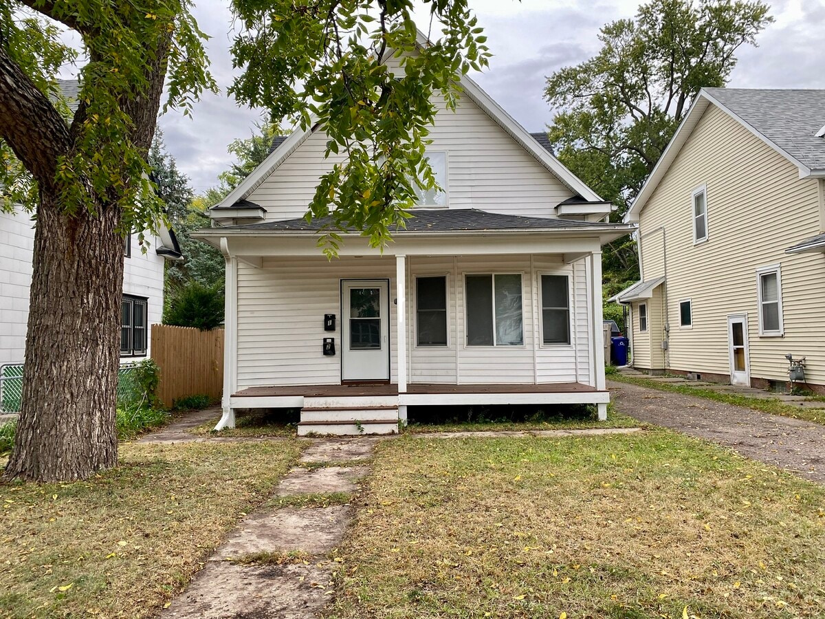 Photo - 1214 Minnehaha Ave E