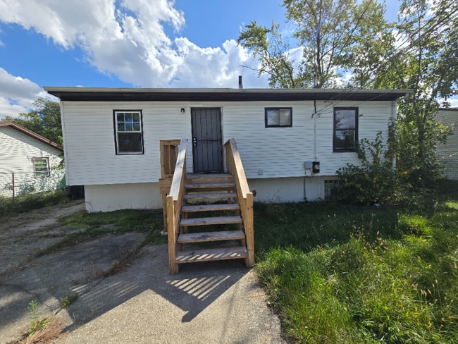 Photo - 619 Brookline St