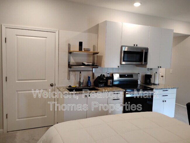 Photo - 1035 Manorhaven Dr Unit Studio Apt.