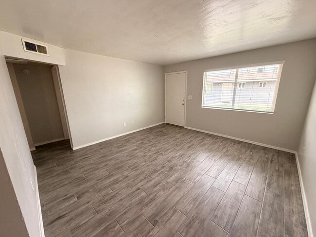 Photo - 4837 E Willetta St Unidad Apt 3