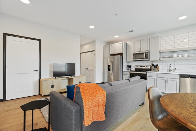 Photo - 423 E Michigan St Unidad SI ID1026466P