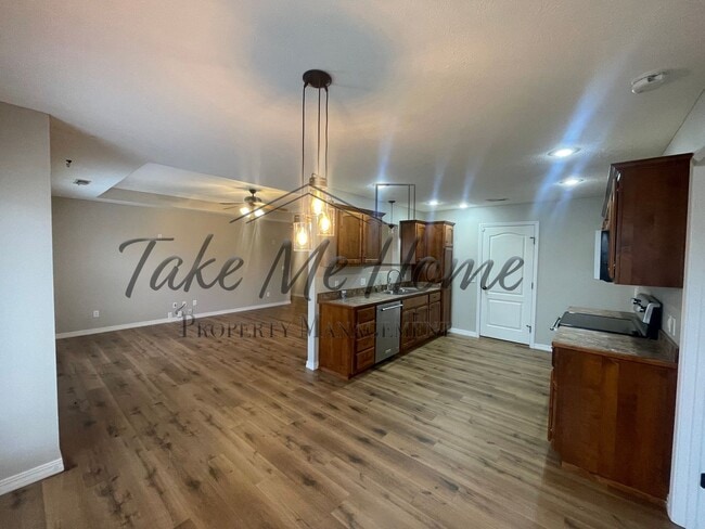 Photo - Modern 4-Bed, 2-Bath Home for Rent in Republic – 3-Car Garage & Private Fenced Yard