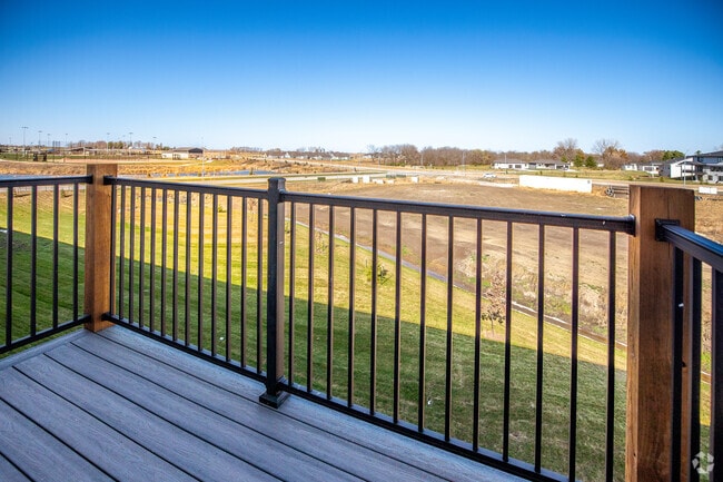 3BR, 2BA - Balcony