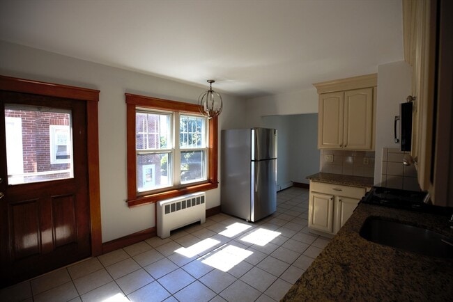 Photo - 230 Orient Ave Unidad 1
