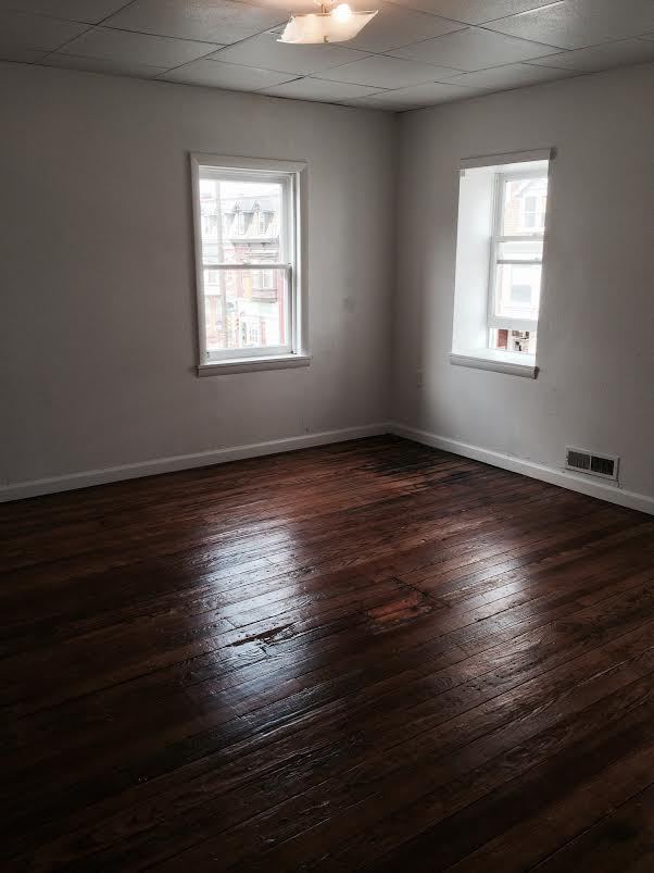 Photo - 2nd Floor 3 Bedroom Apartment-East End of York City!