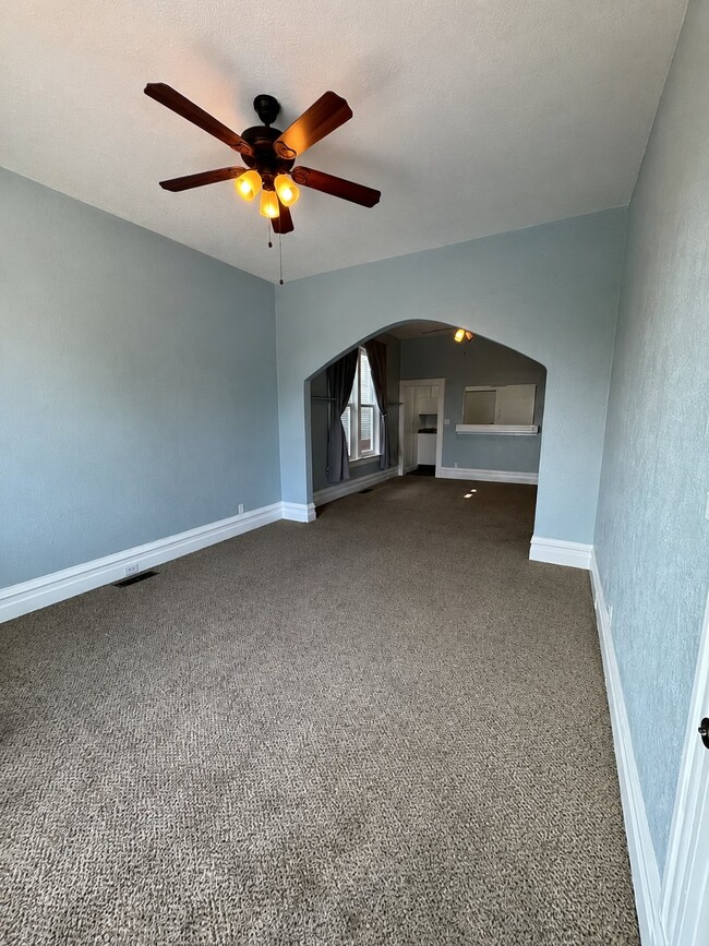 Photo - 917 W Woolman St