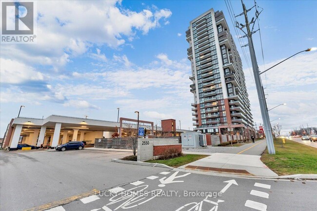 Photo - 2550 Simcoe St N Unité 317