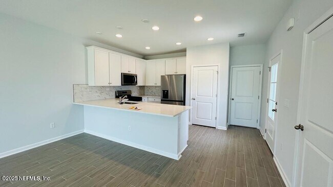 Photo - 47 Fieldfare Ln