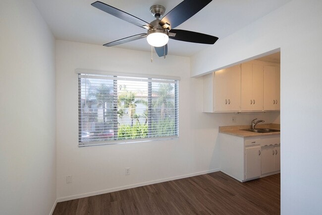 Photo - La Jolla / Village Area - Upstairs One Bedroom in the Village! Unidad 7705