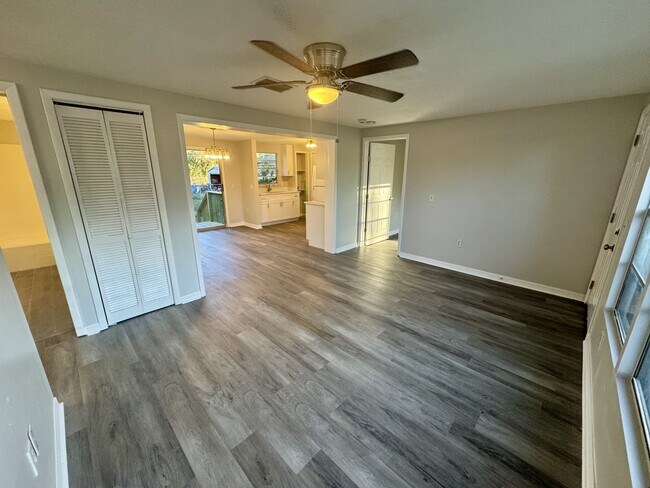 Photo - 403 Tillman Ave SW