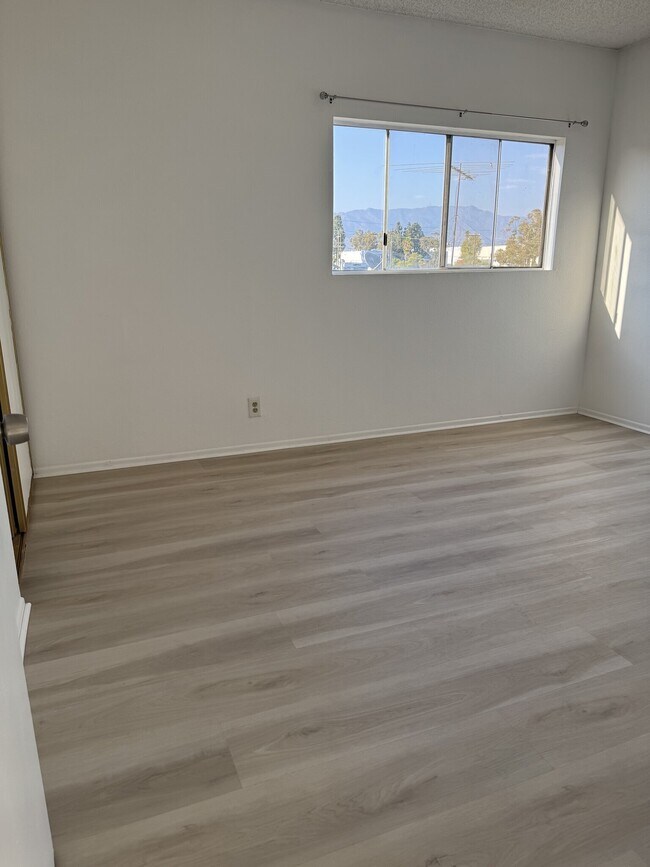 2366 Bullard Ave Unit 1