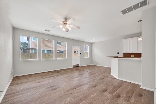 Photo - 16623 Newglen Ln