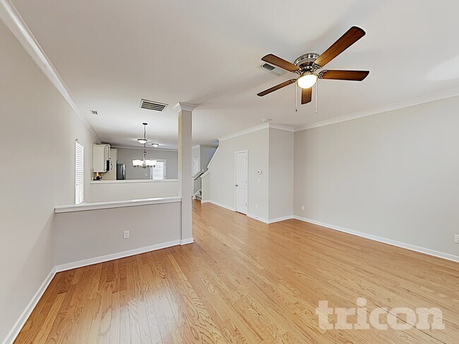 Photo - 7030 McLothian Ln