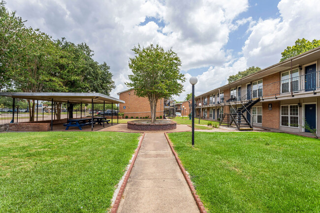 Beechnut Grove - Beechnut Grove Apartments