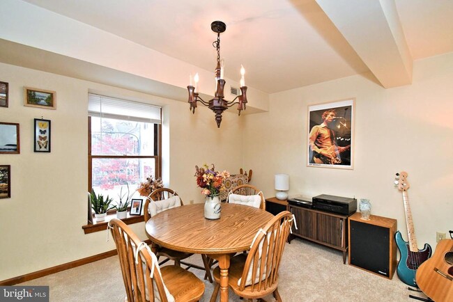 Photo - 601 W Market St Unidad 3