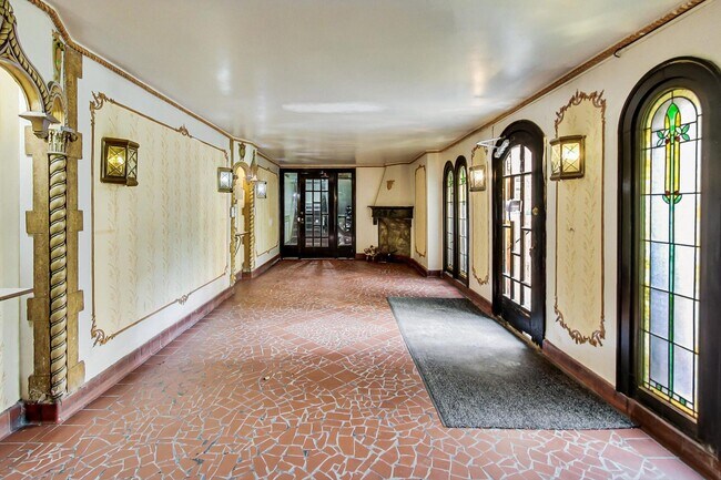 Photo - 5655 N Spaulding Ave Unidad 3E