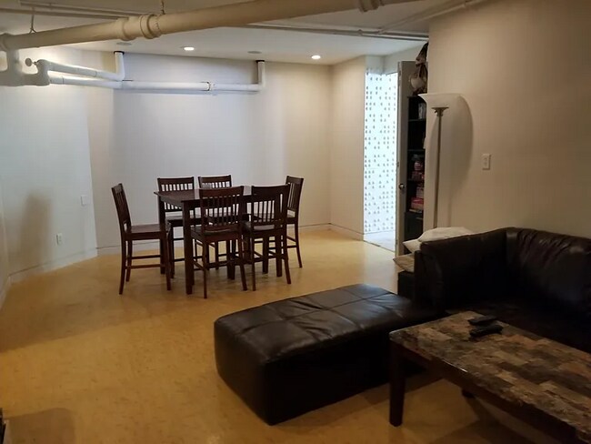 Photo - 1818 La Salle Ave Unit 7