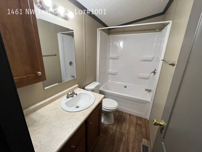 Photo - 1461 NW Taylor St