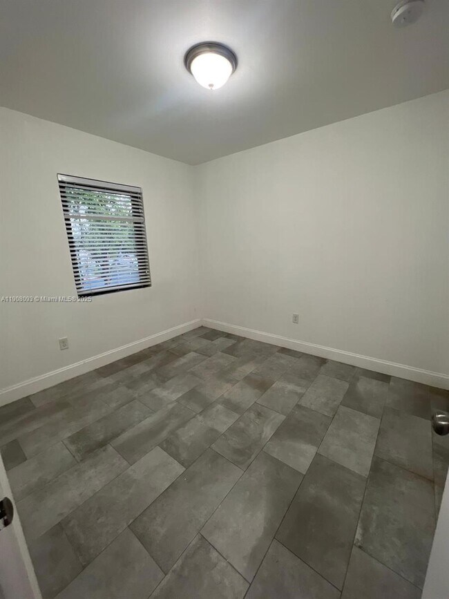 Photo - 501 NW 30th St Unit 7