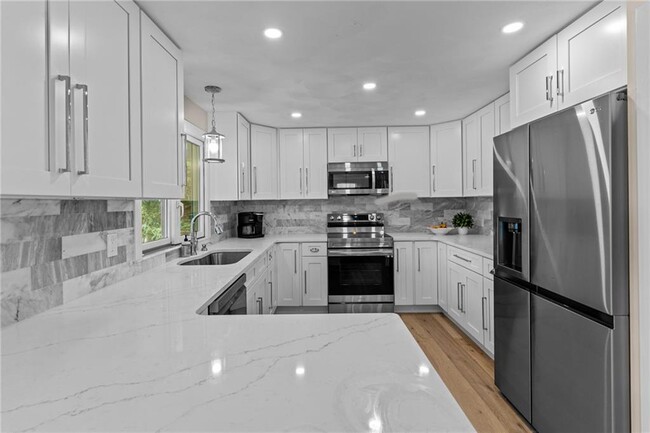 Photo - 8 Woodsia Rd