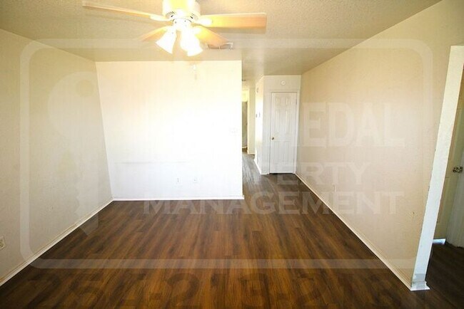 Photo - 3410 Cantabrian Dr