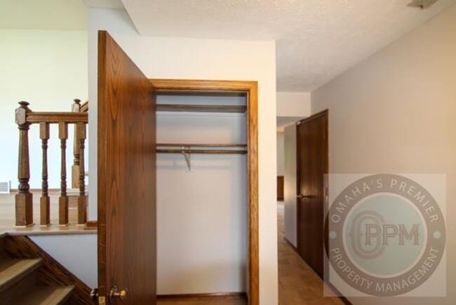 Photo - 3Bd/4Ba in Omaha, NE | Cul-de-sac