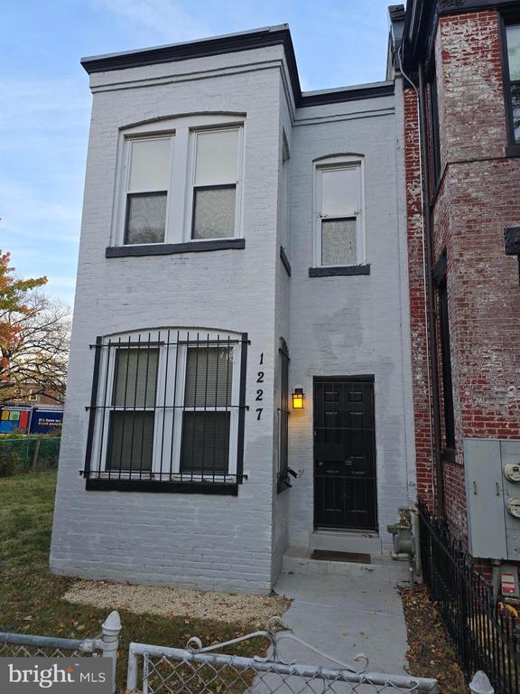 Photo - 1227 I St SE Townhome