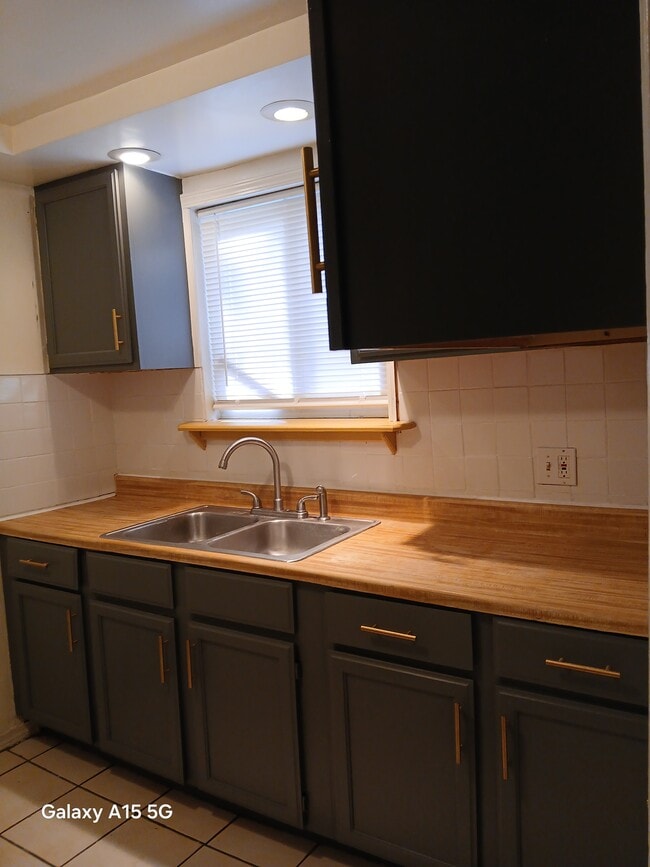 Photo - 16769 Evergreen Rd