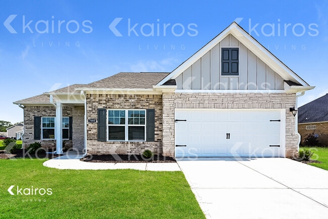 Building Photo - 7000 Pinehurst Way N