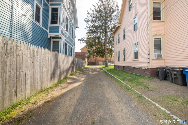Photo - 118 Lawrence St Unit 3