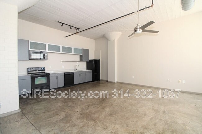 Building Photo - 8125 Michigan Ave Unit #318