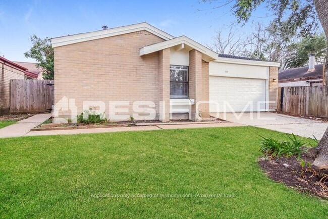Building Photo - 6330 Dellfern Dr