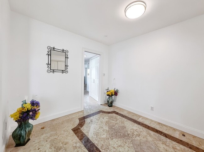 Photo - Golf Lover 4 Bed + Den and 3 Bath Pool Home in Lely Golf Estates