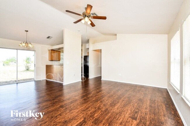 Photo - 1612 NE 5th Ave