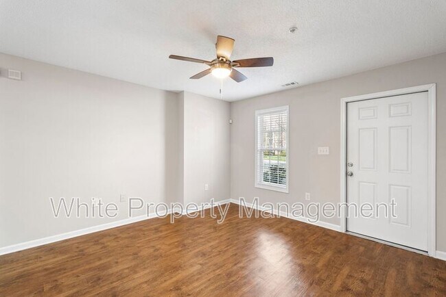 Photo - 106 Locomotive Ln Unit #108