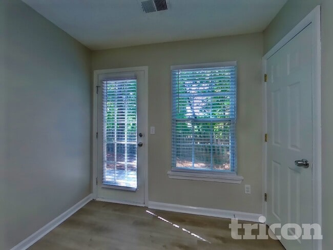 Photo - 225 Lossie Ln