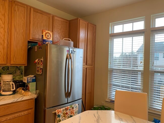 kitchen - 2452 Abington Dr Townhome