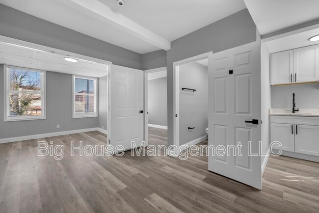 Building Photo - 1725 Hollins St Unit 3