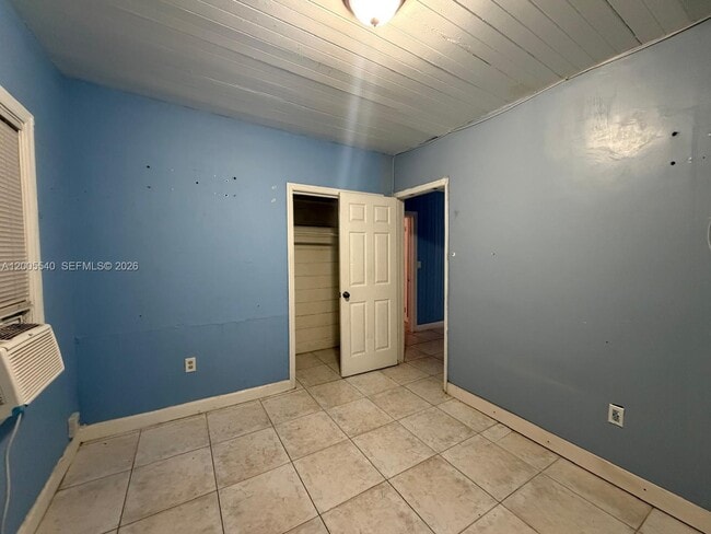 Photo - 2835 SW 37th Ct Unit 1