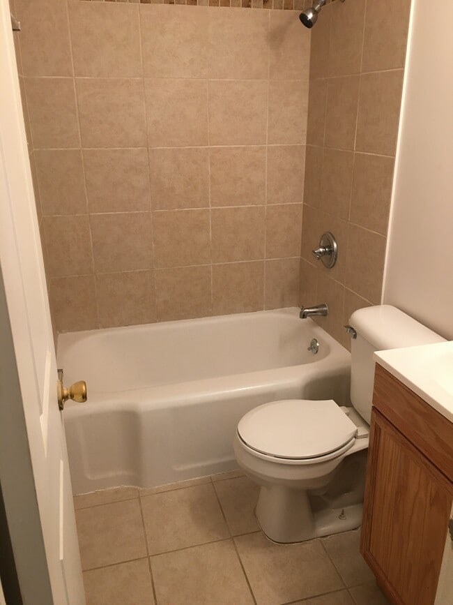 Photo - 1600 Military St Unidad A12