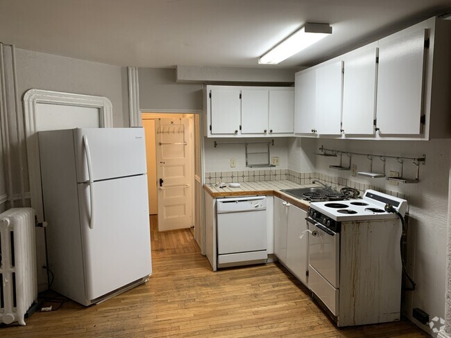 Building Photo - 74 Revere St Unit 3R Rental